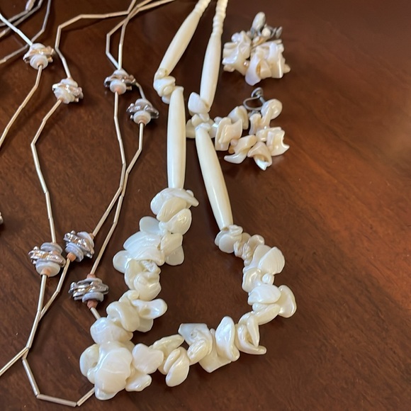 Lot of 13 VTG necklaces & clip earrings Mother of Pearl Shell silver plate - Picture 5 of 11